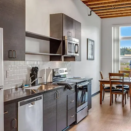 Roxy Condo #203